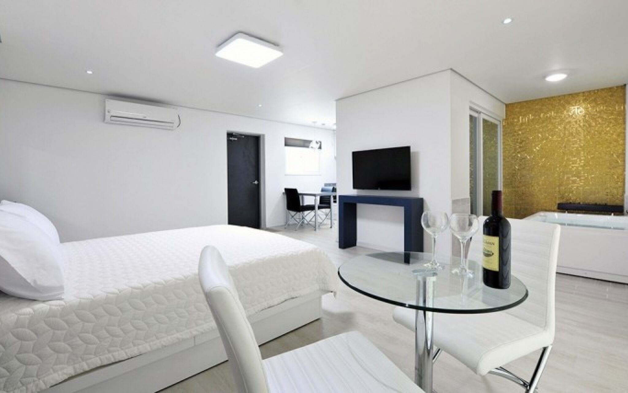 Secret Moon Pension
