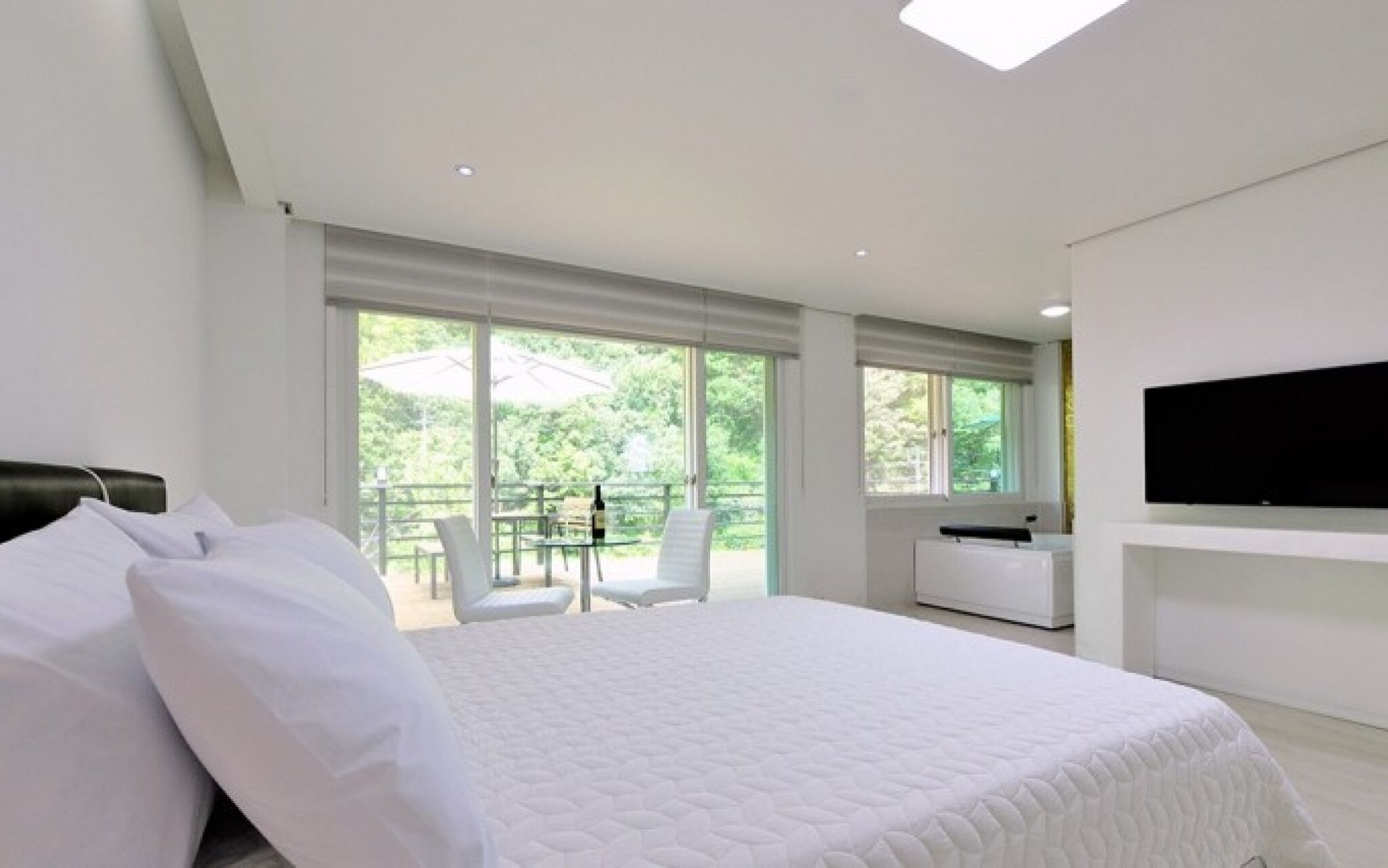 Secret Moon Pension