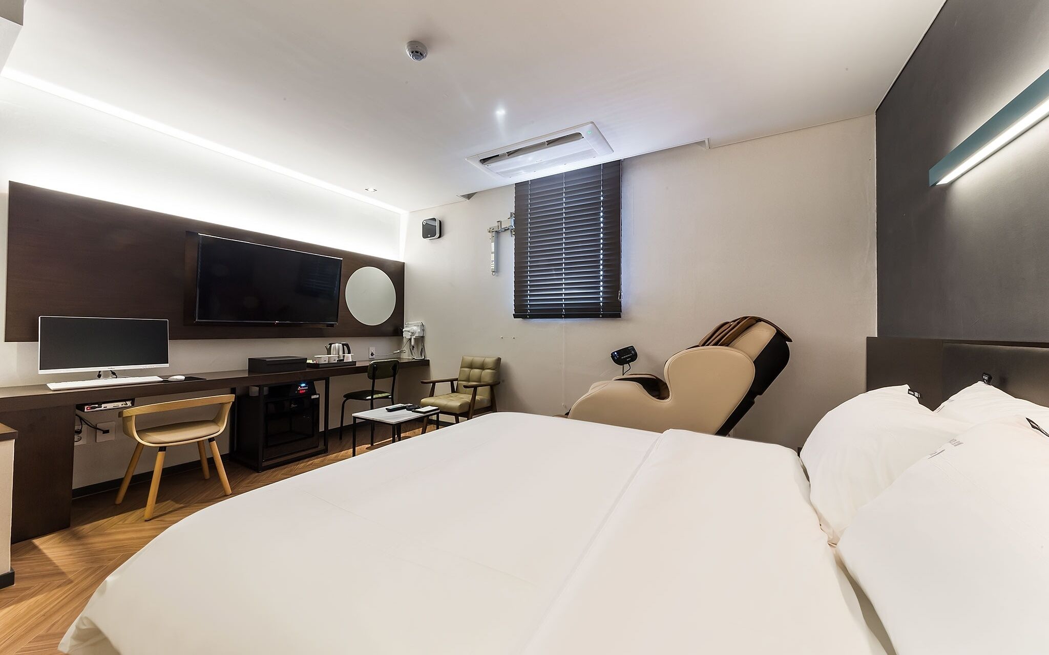 Gimpo Drive-in B-faced Hotel Louis
