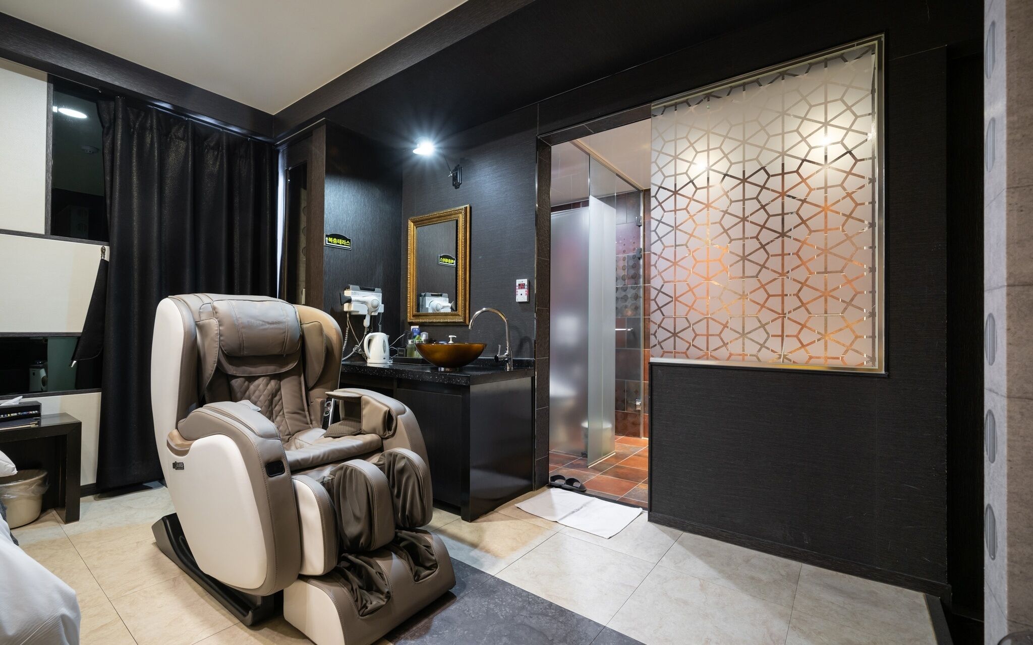 Gimpo Habibi Self Check-In Motel