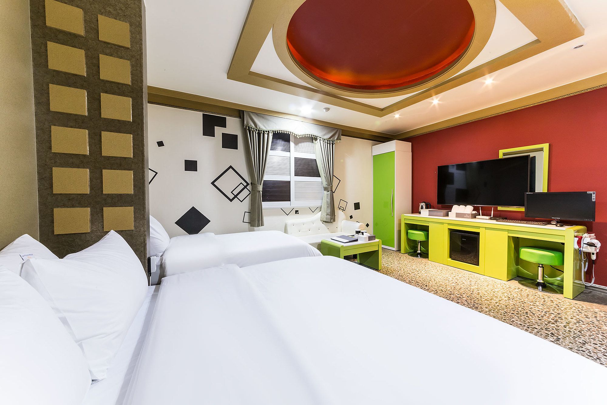 Hotel Millennium