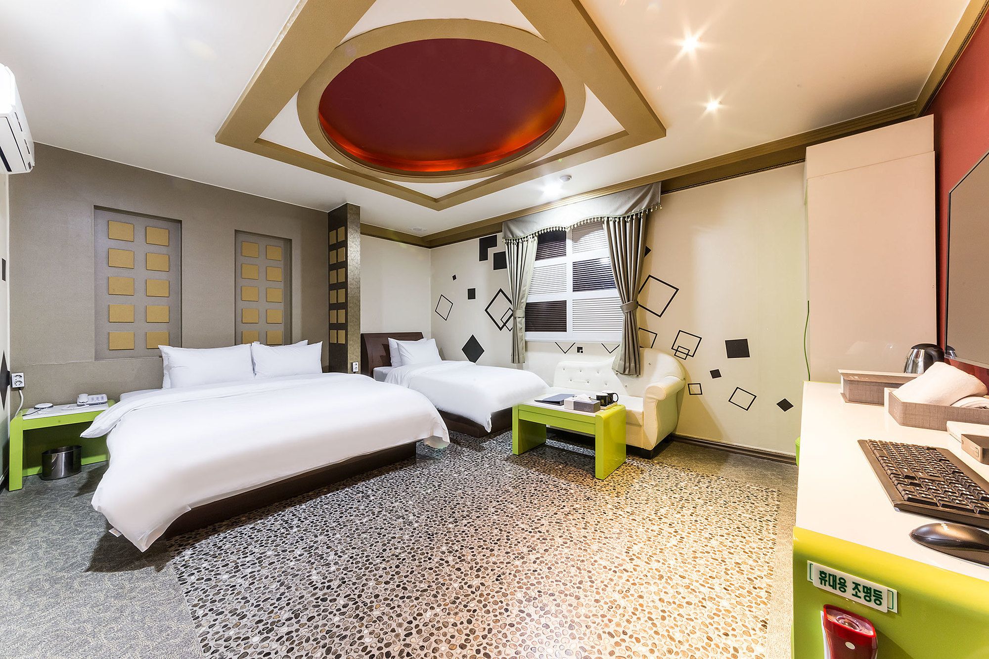 Hotel Millennium