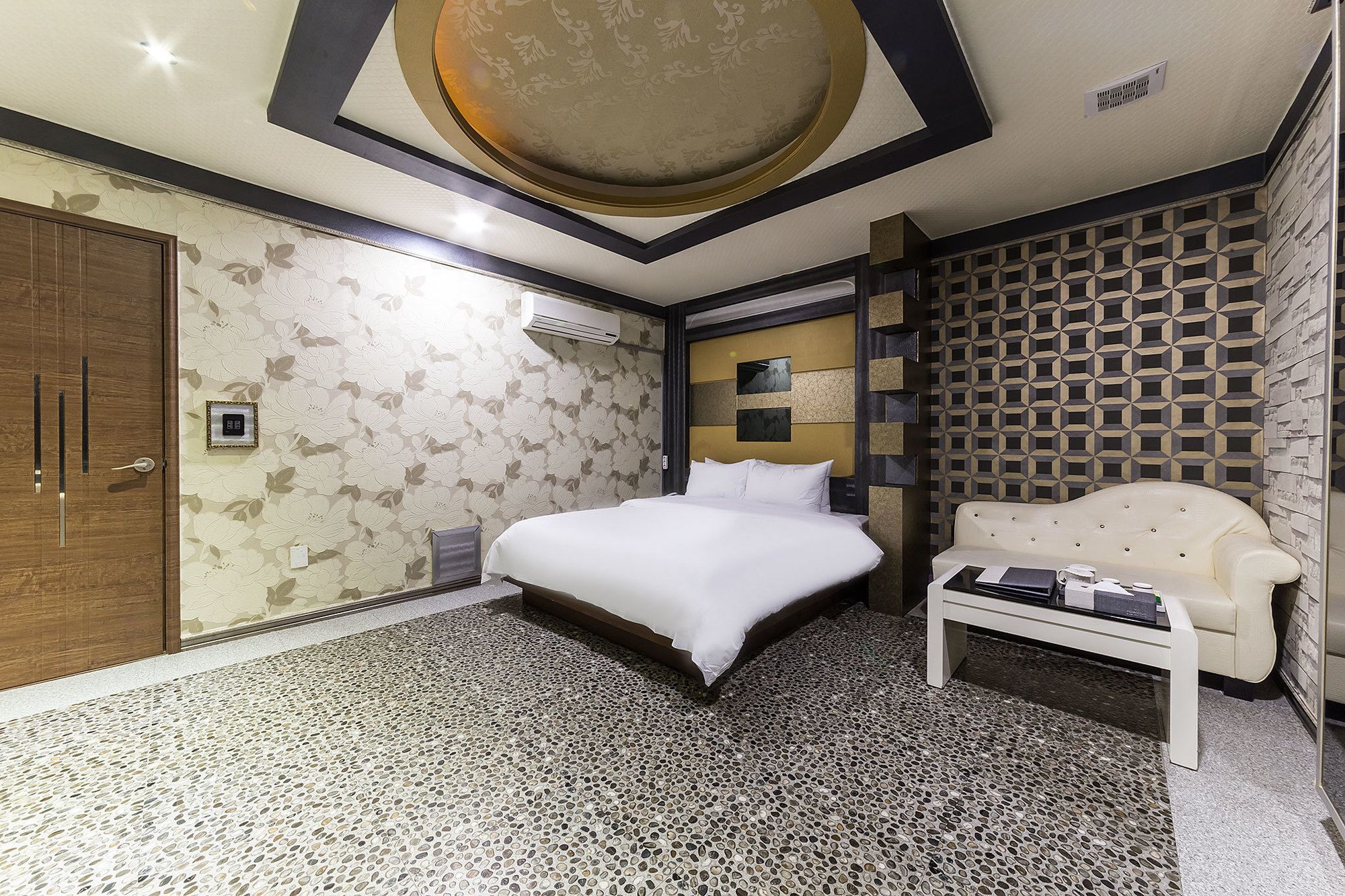 Hotel Millennium