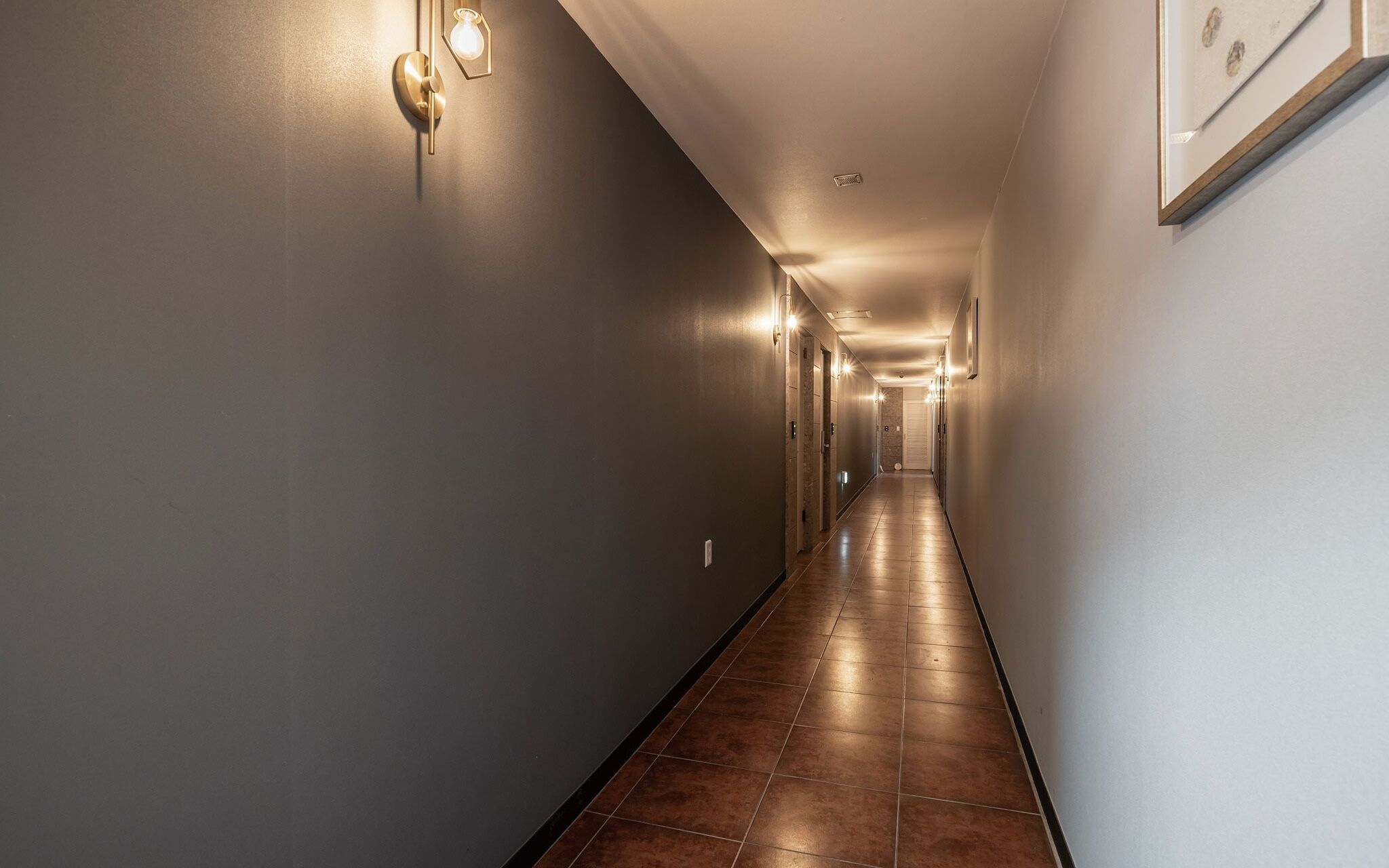 Ilsan Wainscot Hotel