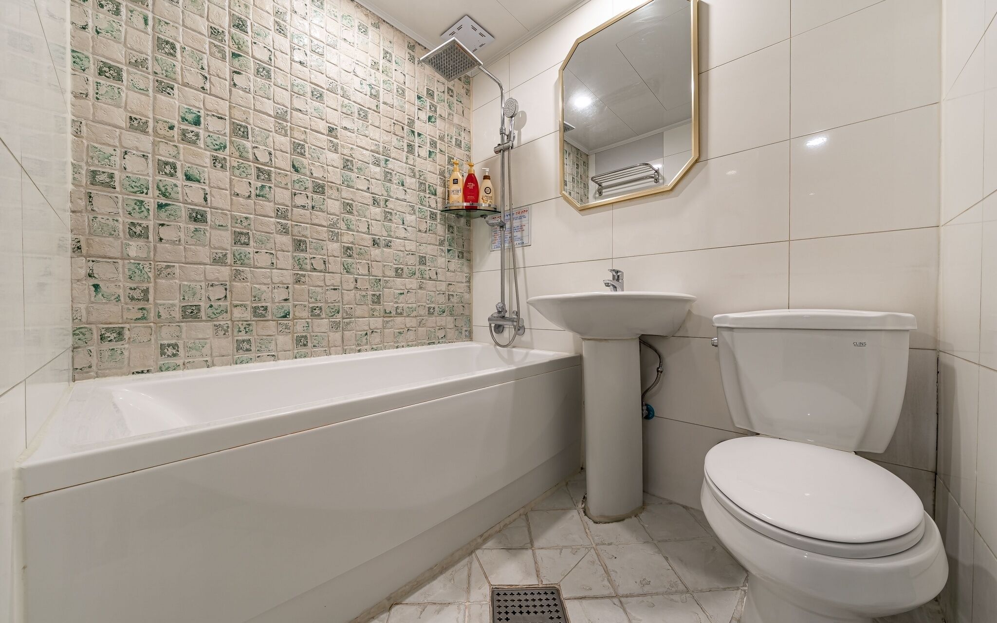 Ilsan Wainscot Hotel