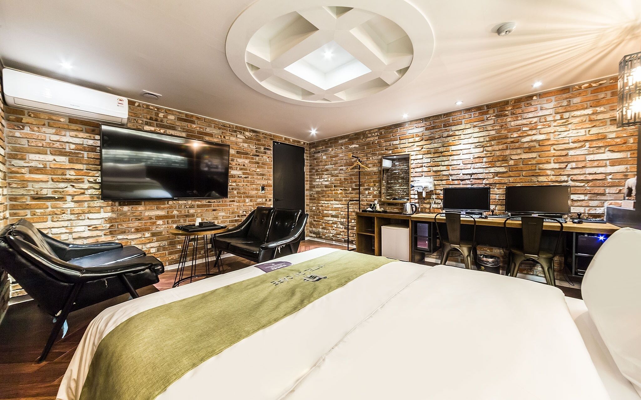 Sanbon Hotel in Cafe