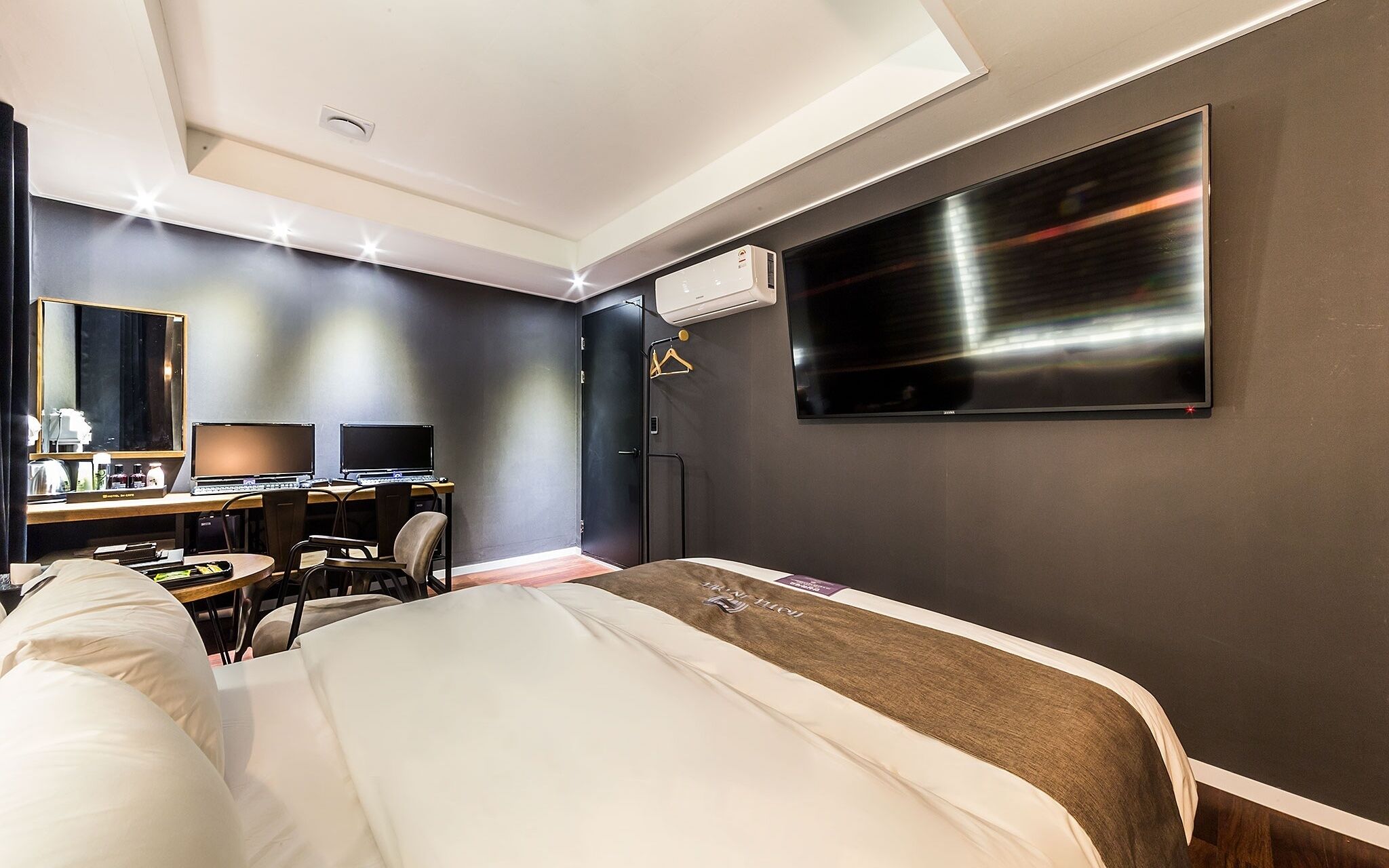 Sanbon Hotel in Cafe