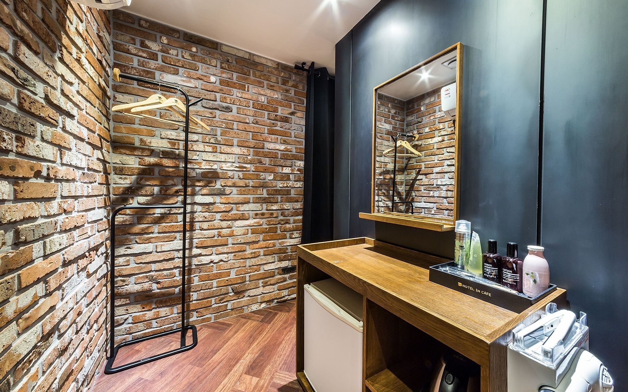 Sanbon Hotel in Cafe