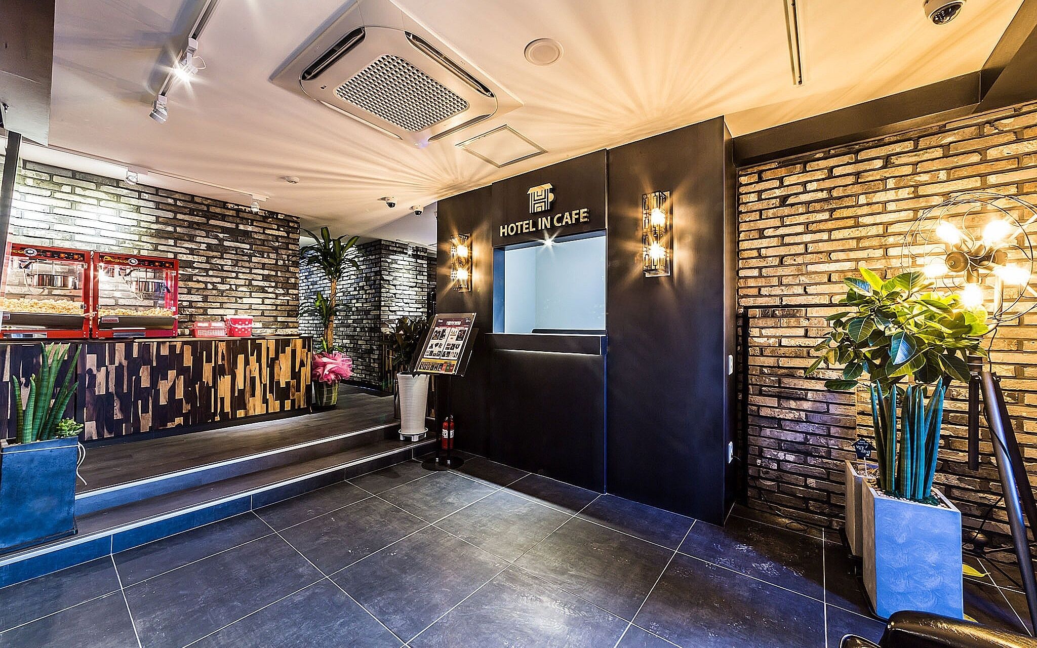 Sanbon Hotel in Cafe