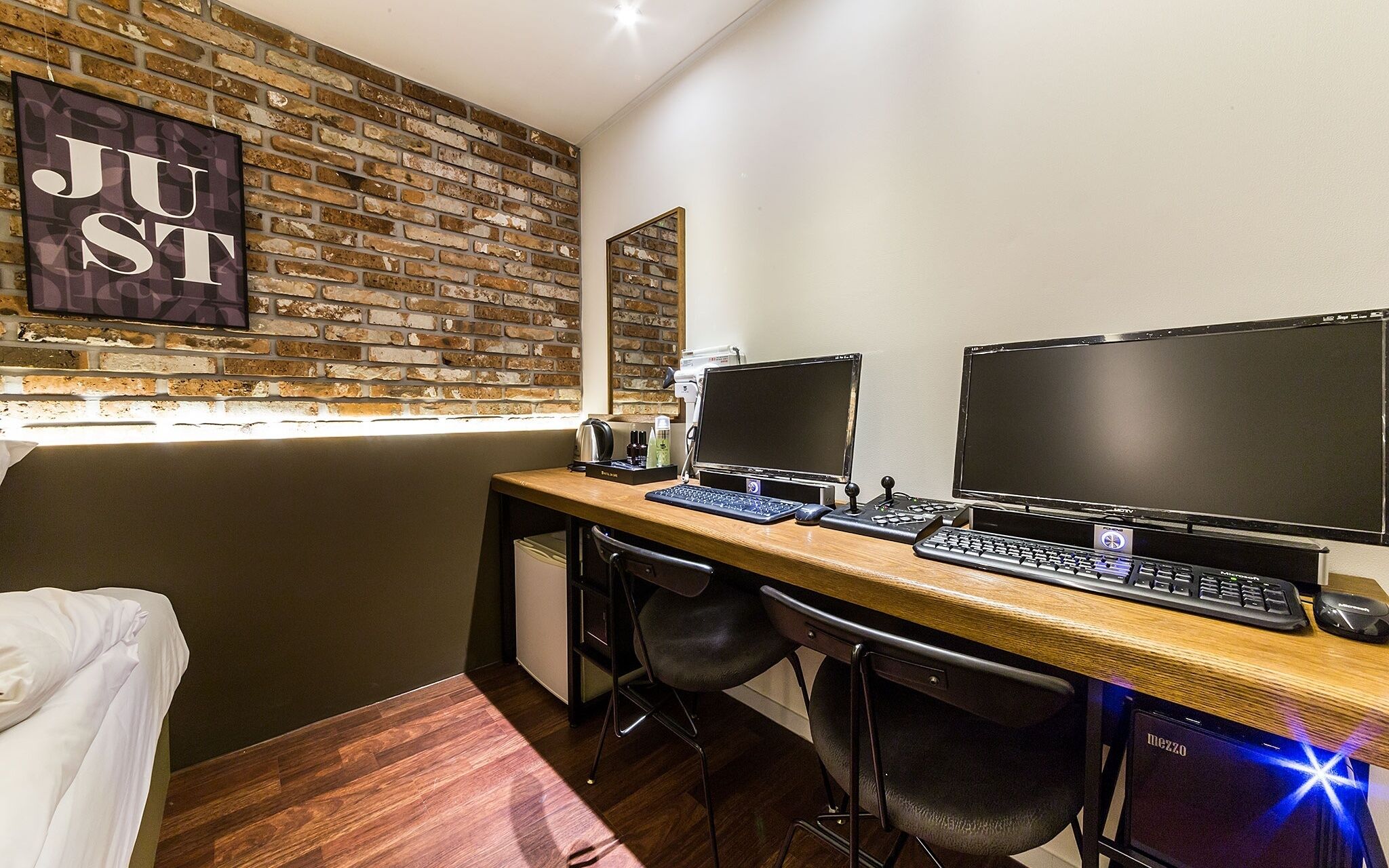 Sanbon Hotel in Cafe