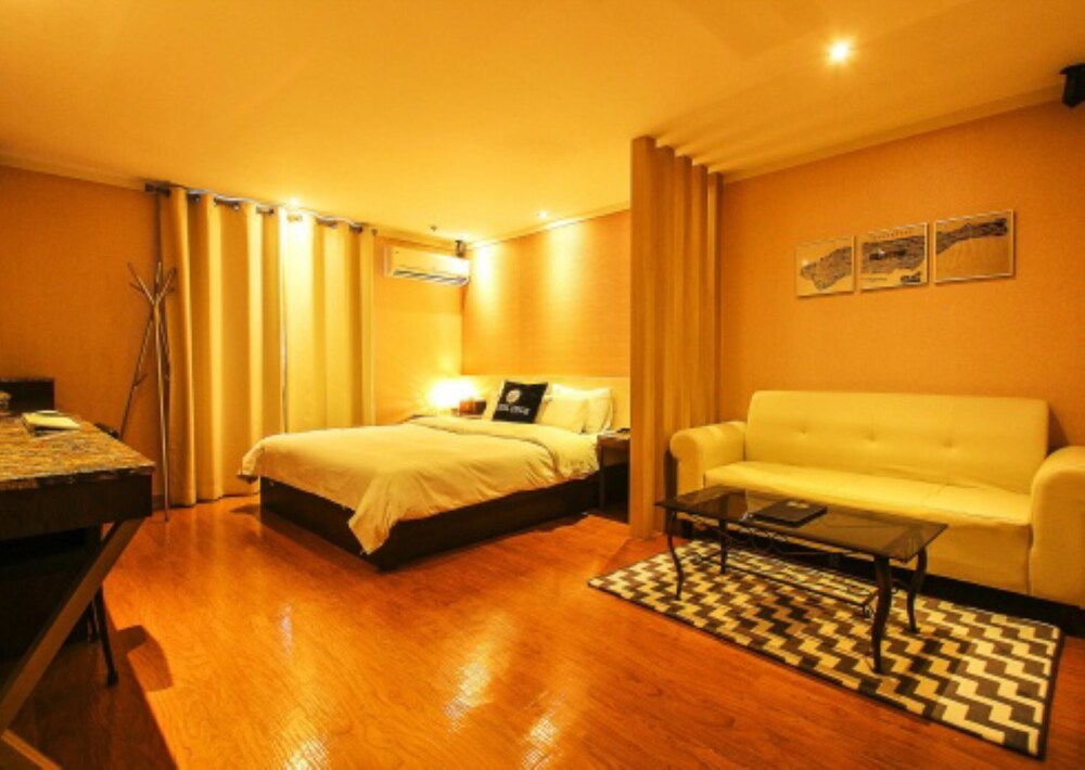 Luce Hotel