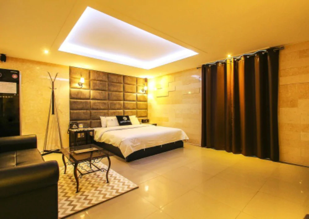 Luce Hotel