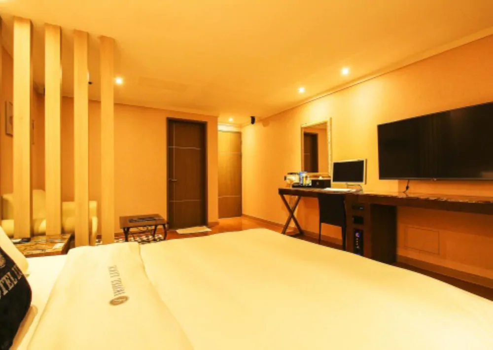 Luce Hotel