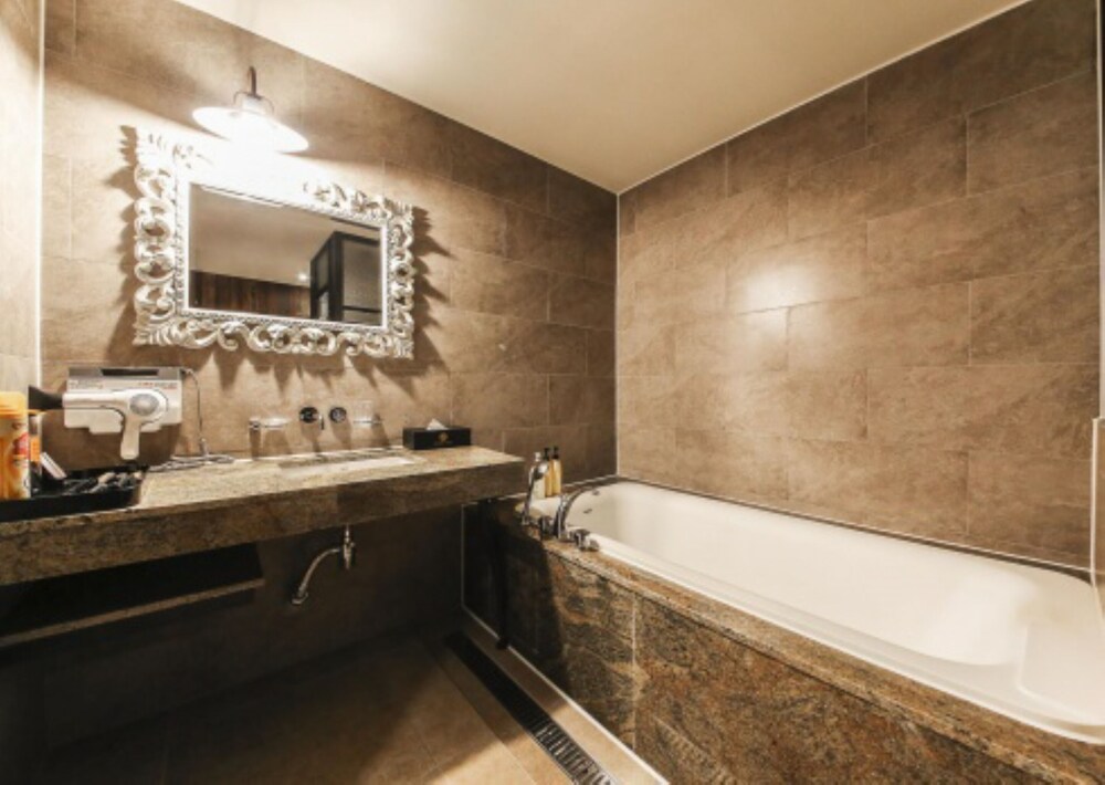 Luce Hotel