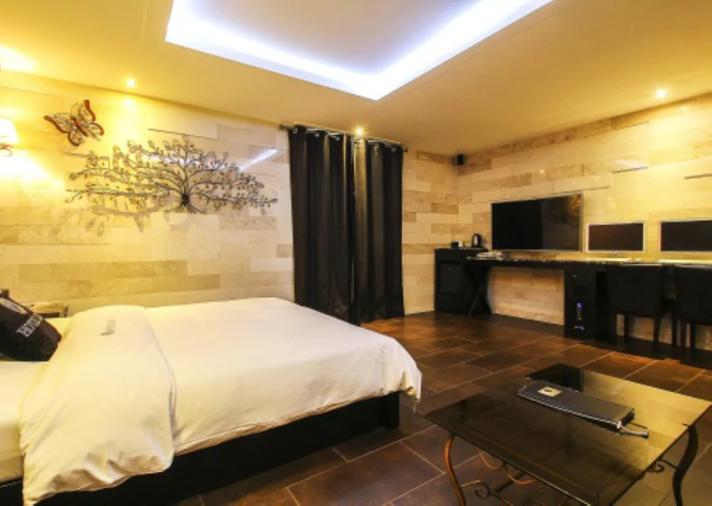 Luce Hotel