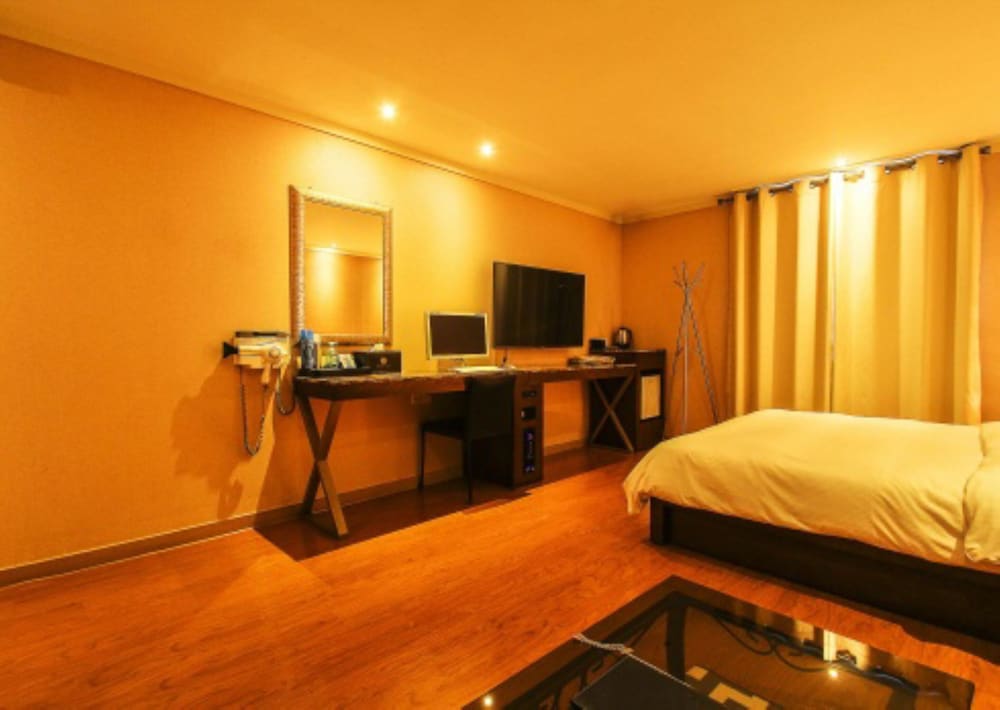 Luce Hotel
