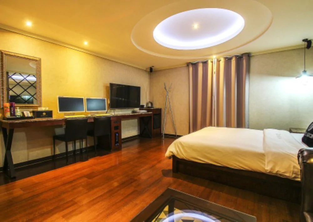 Luce Hotel
