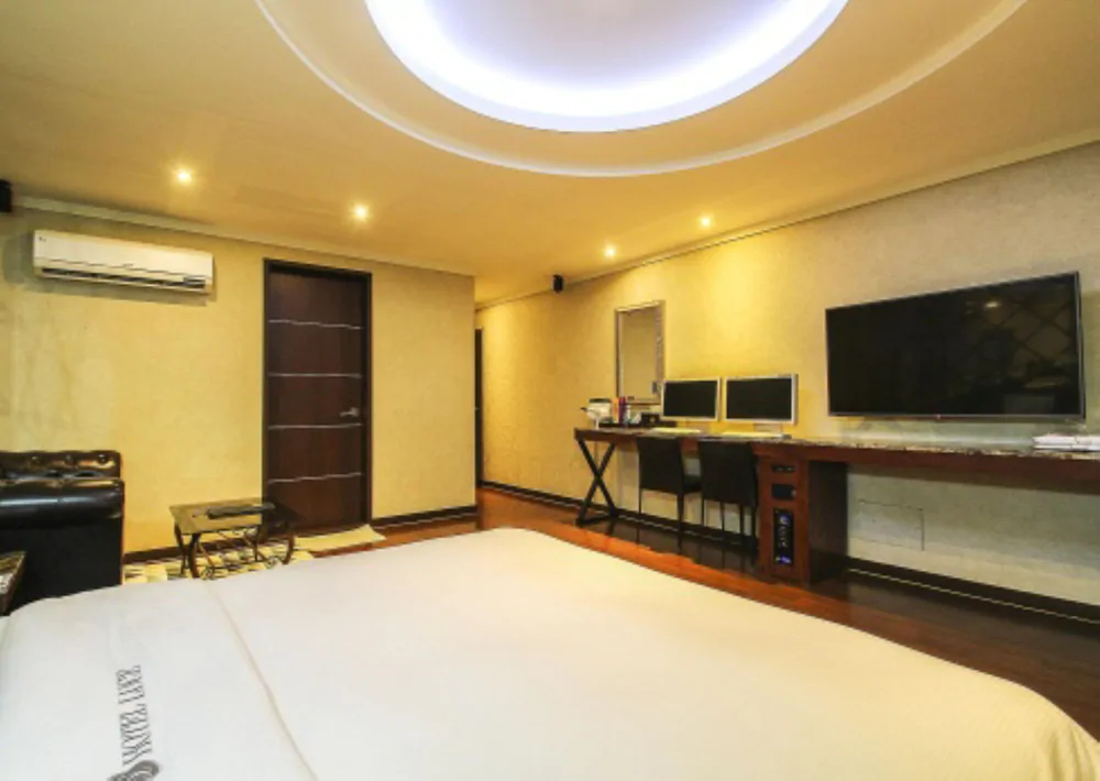 Luce Hotel
