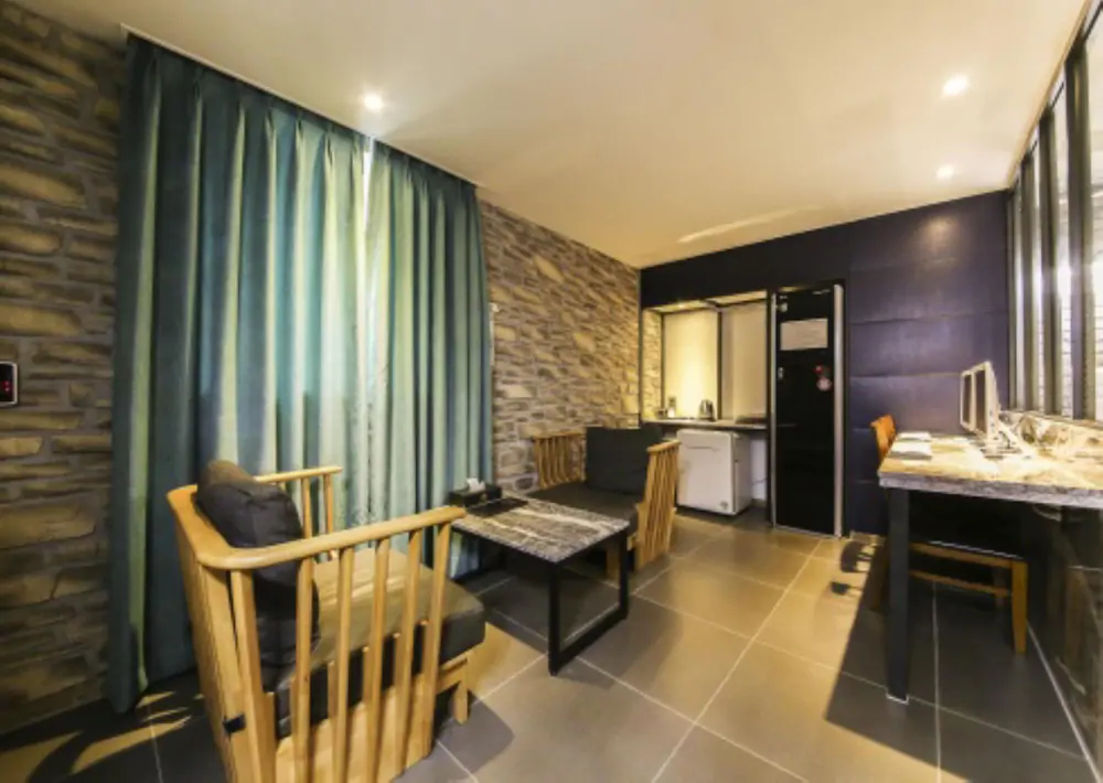 Luce Hotel