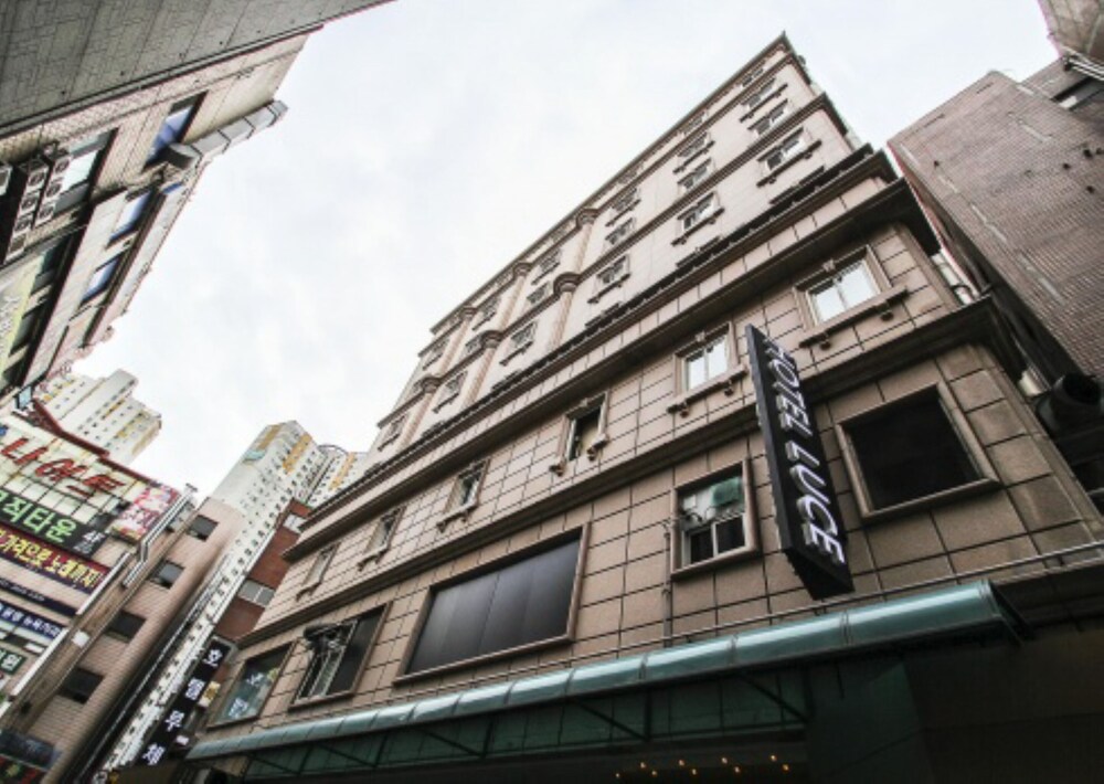 Luce Hotel