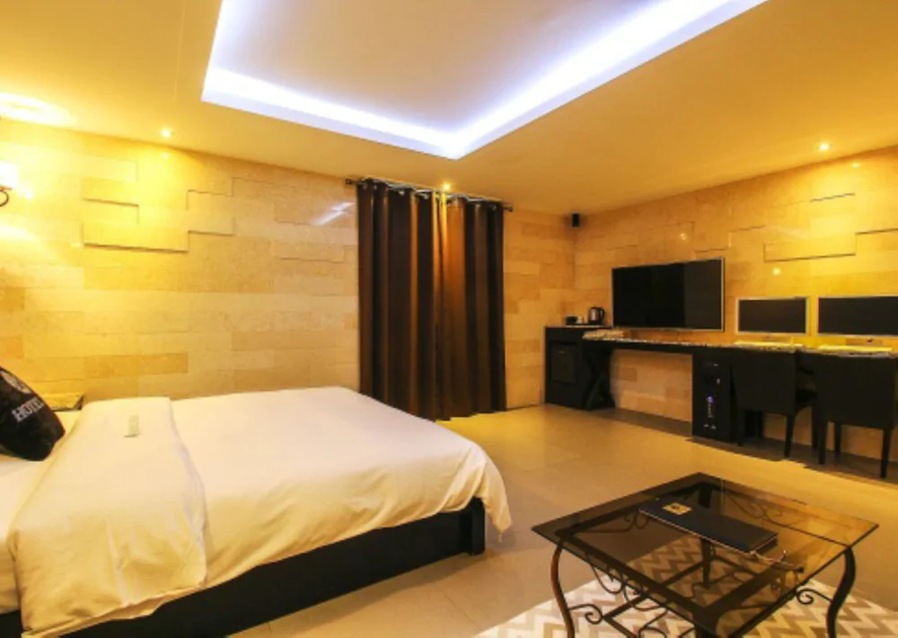 Luce Hotel