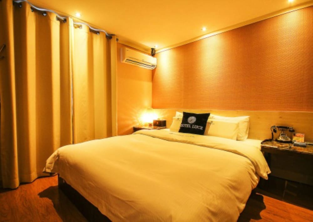 Luce Hotel