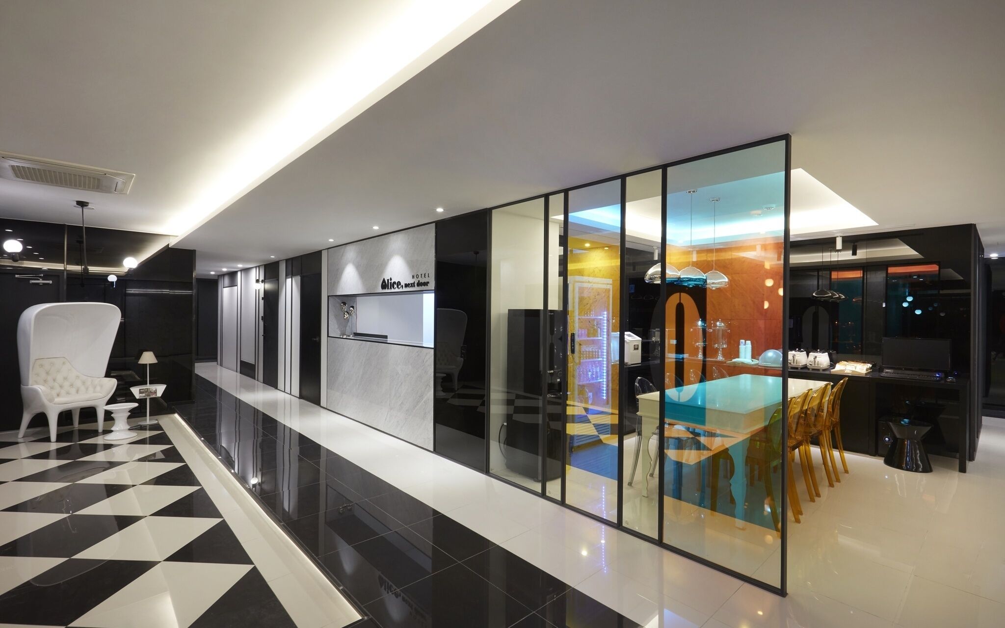Hanam Alice Next Door