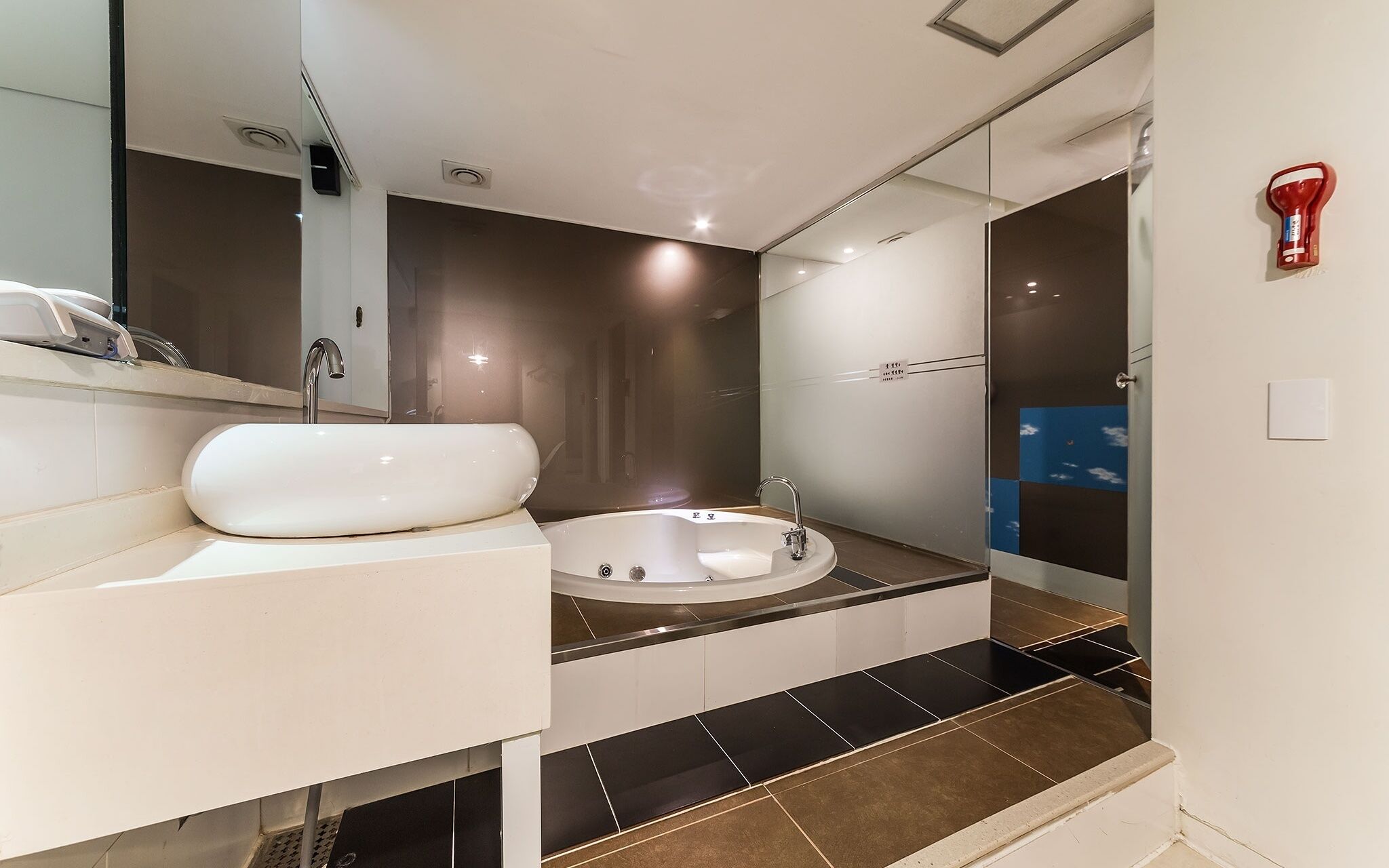 Hanam Lucy Hotel