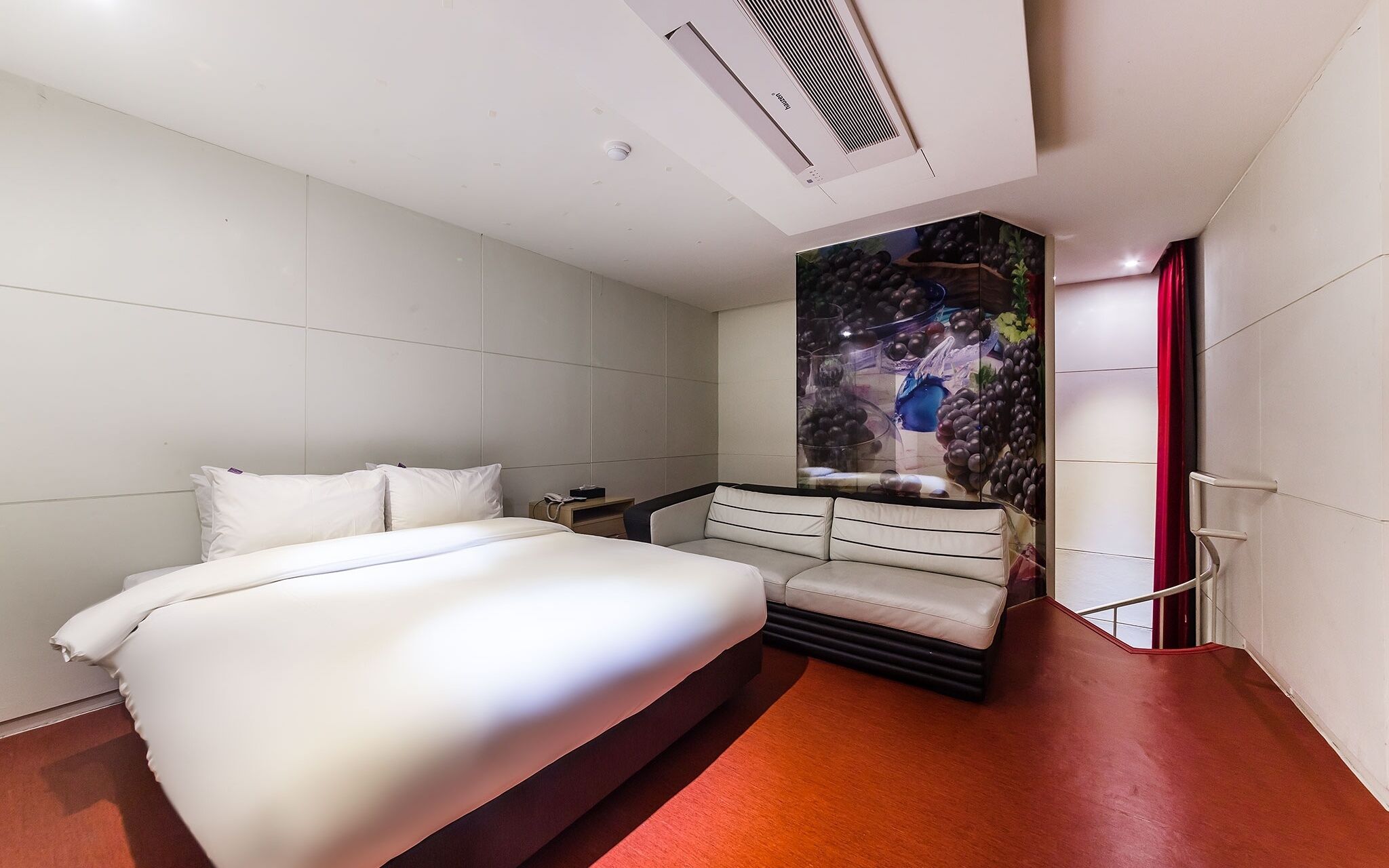 Hanam Lucy Hotel