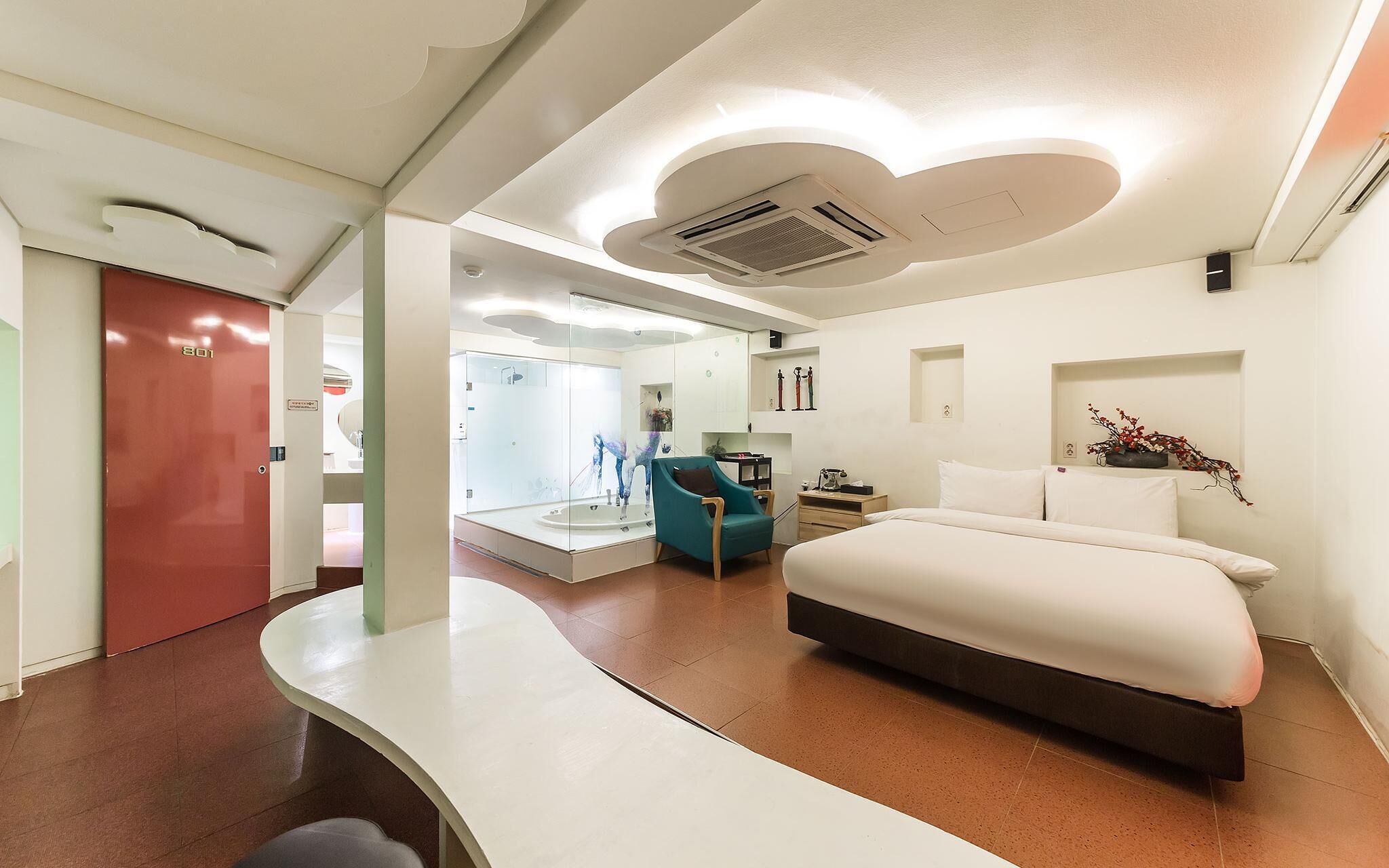 Hanam Lucy Hotel