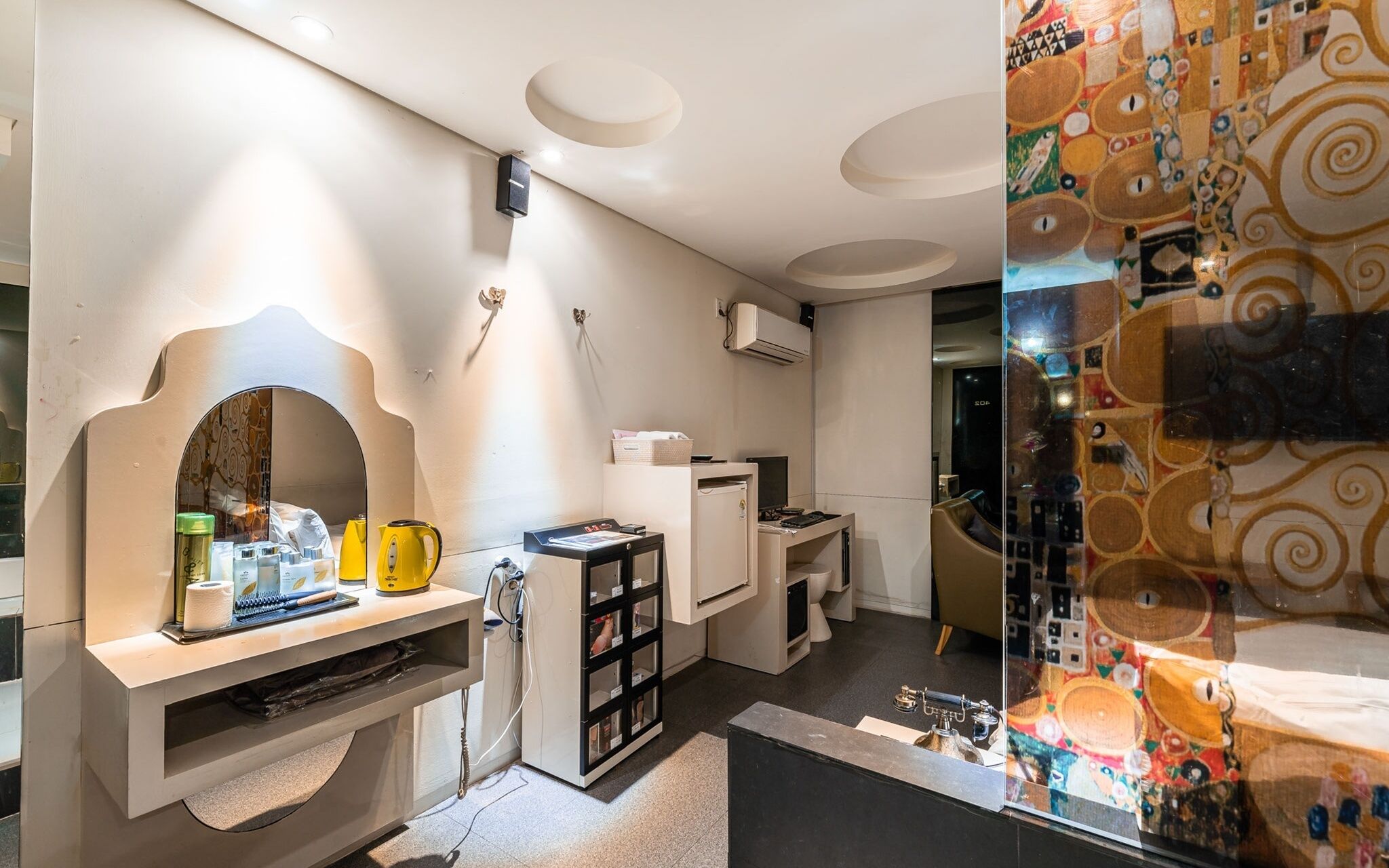 Hanam Lucy Hotel