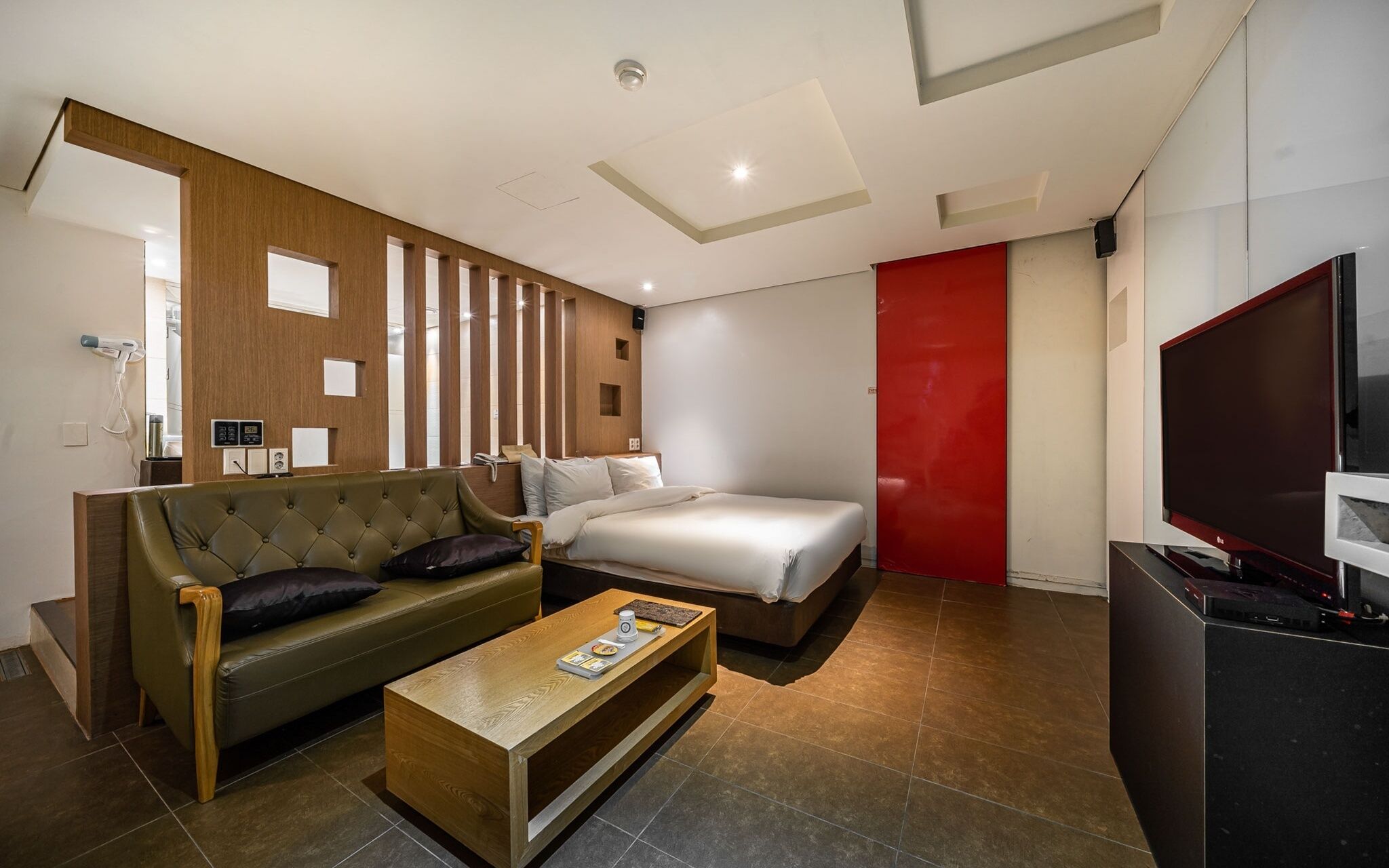 Hanam Lucy Hotel