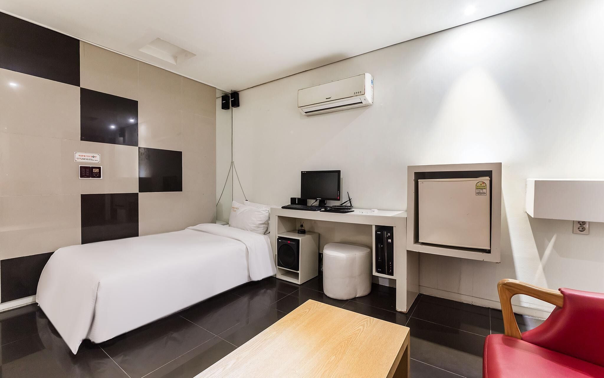 Hanam Lucy Hotel