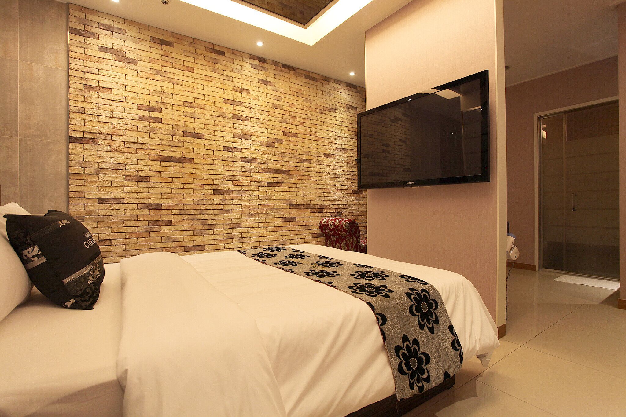 Chelsea The Premium Hotel