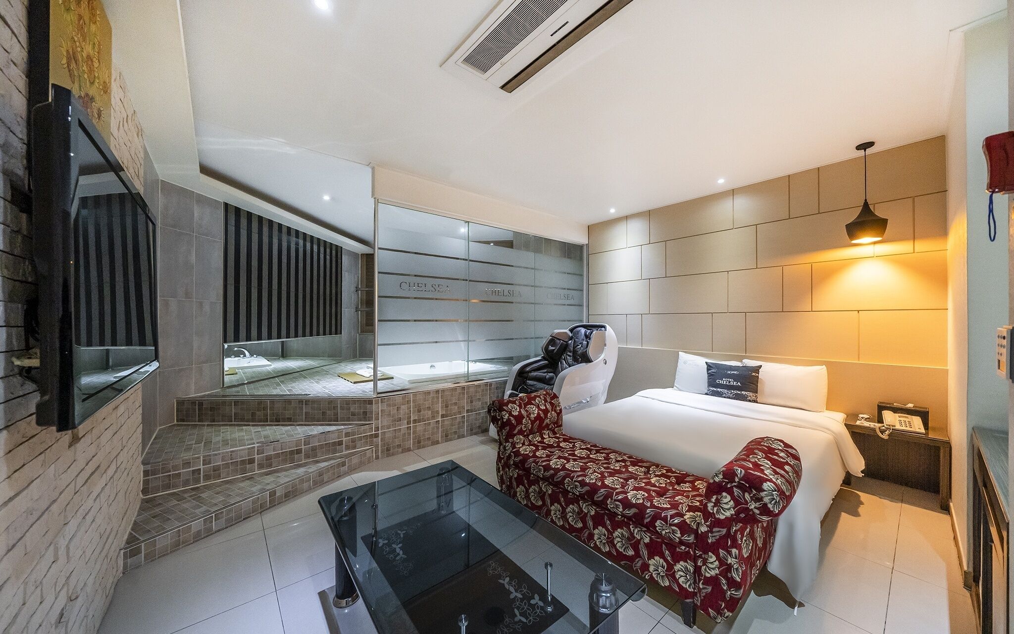 Chelsea The Premium Hotel