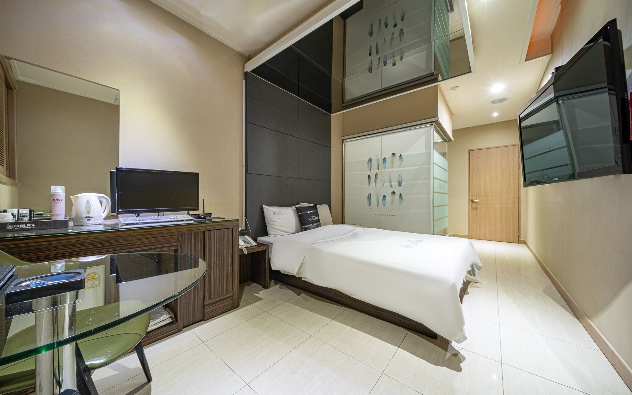 Chelsea The Premium Hotel