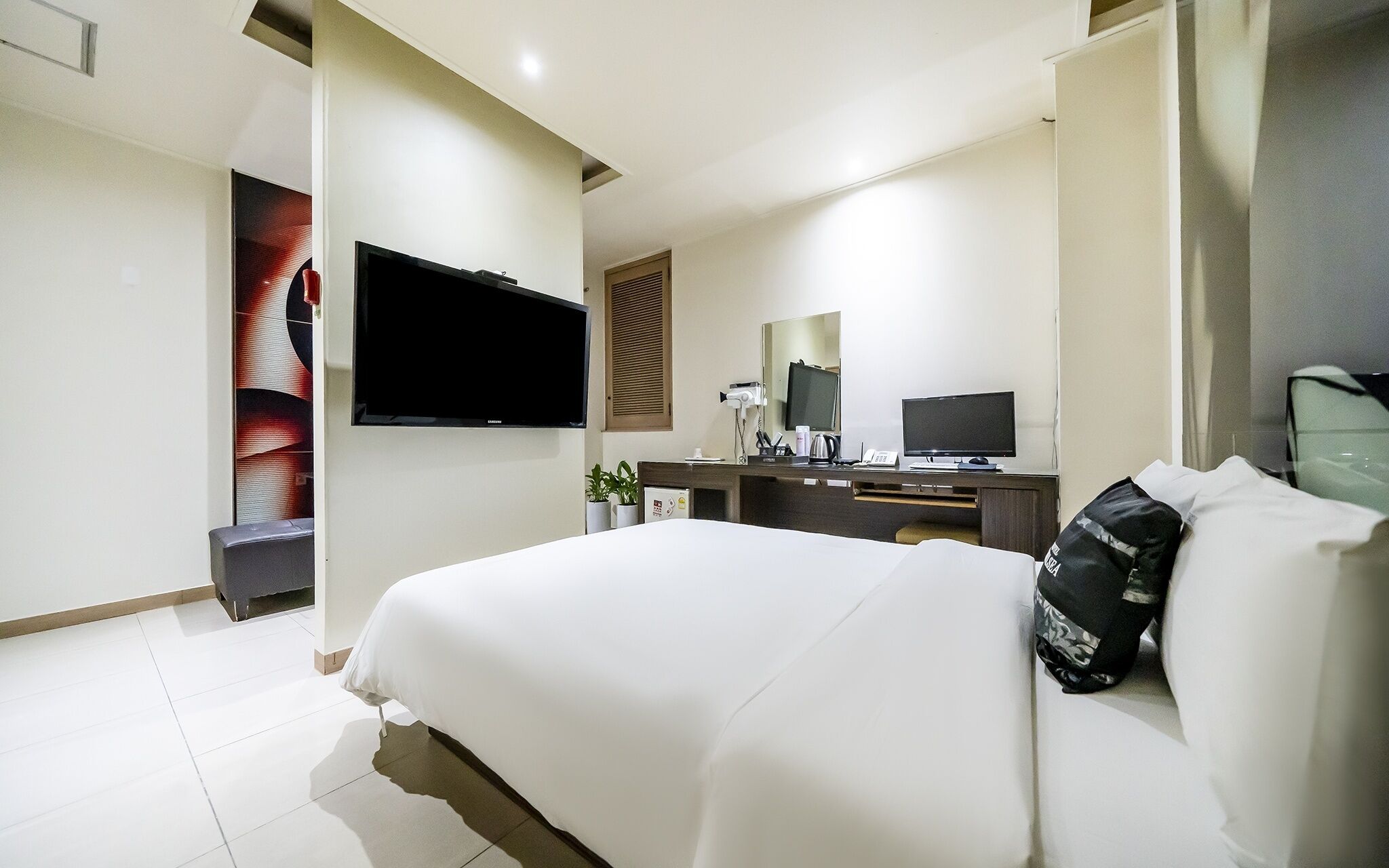 Chelsea The Premium Hotel