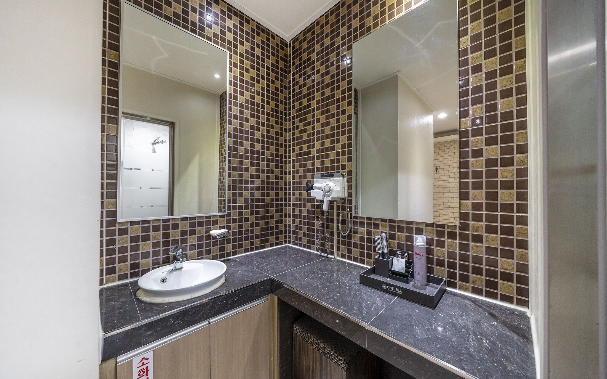 Chelsea The Premium Hotel