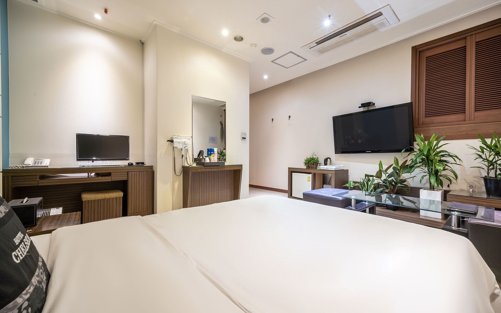 Chelsea The Premium Hotel