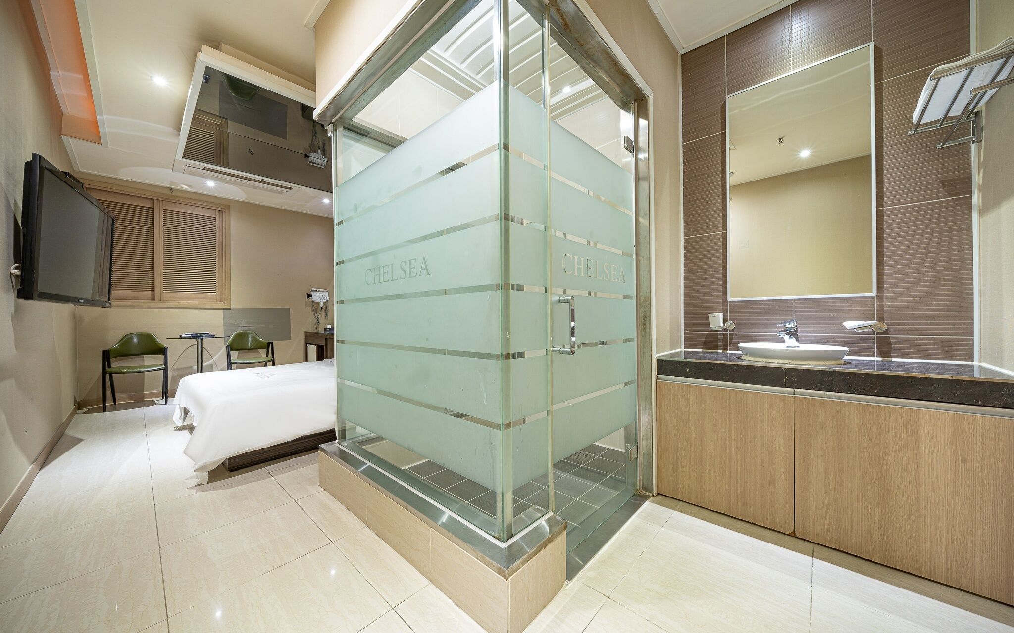 Chelsea The Premium Hotel