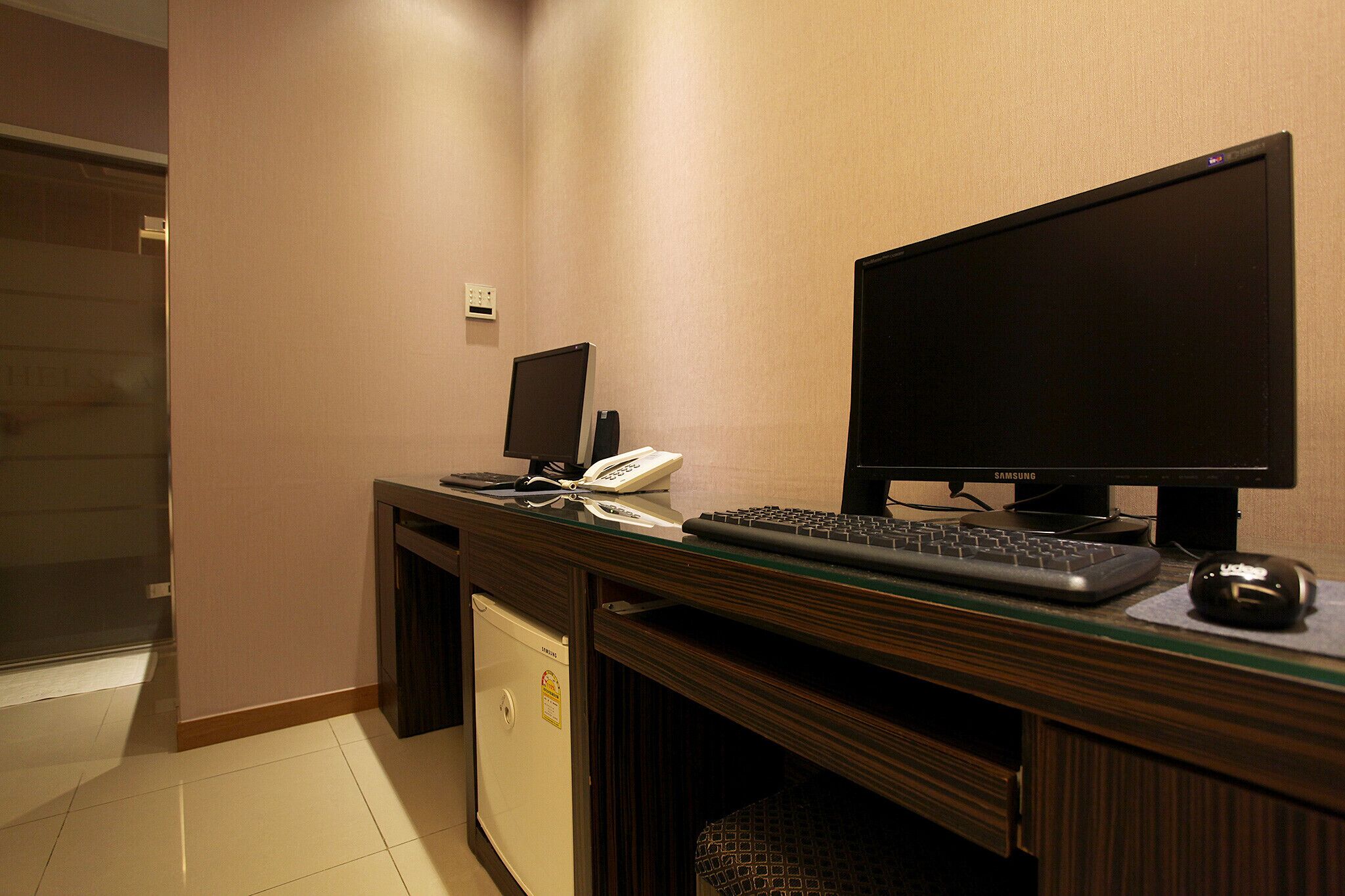 Chelsea The Premium Hotel