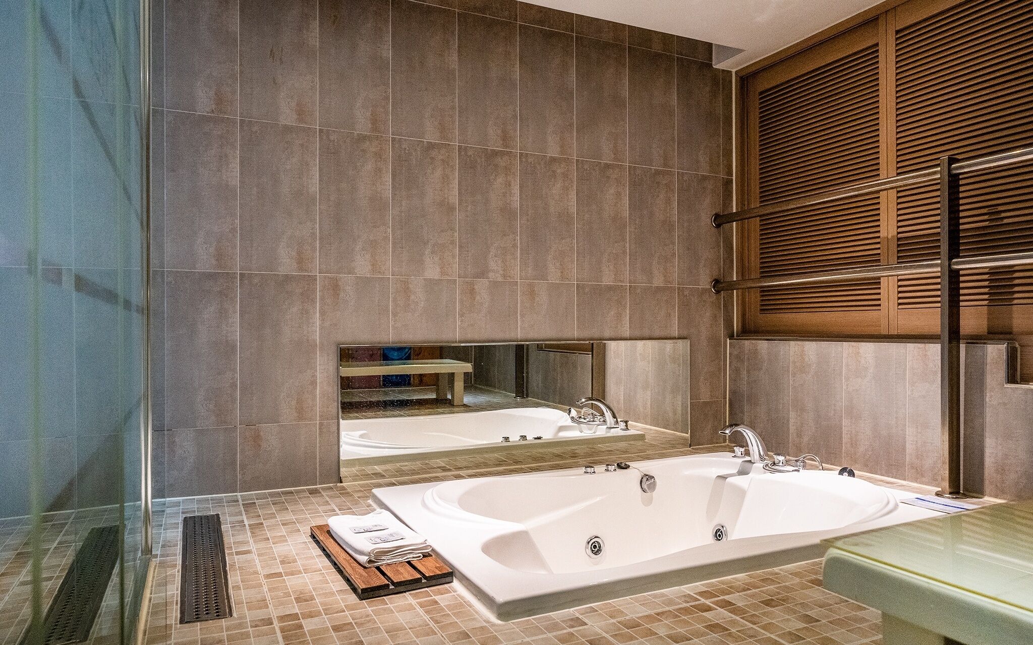 Chelsea The Premium Hotel