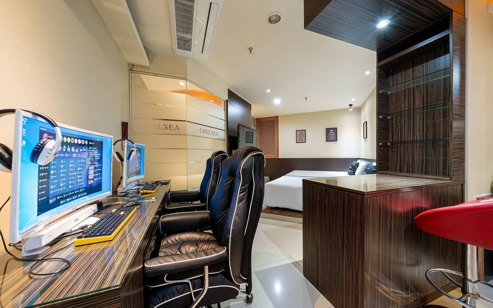 Chelsea The Premium Hotel