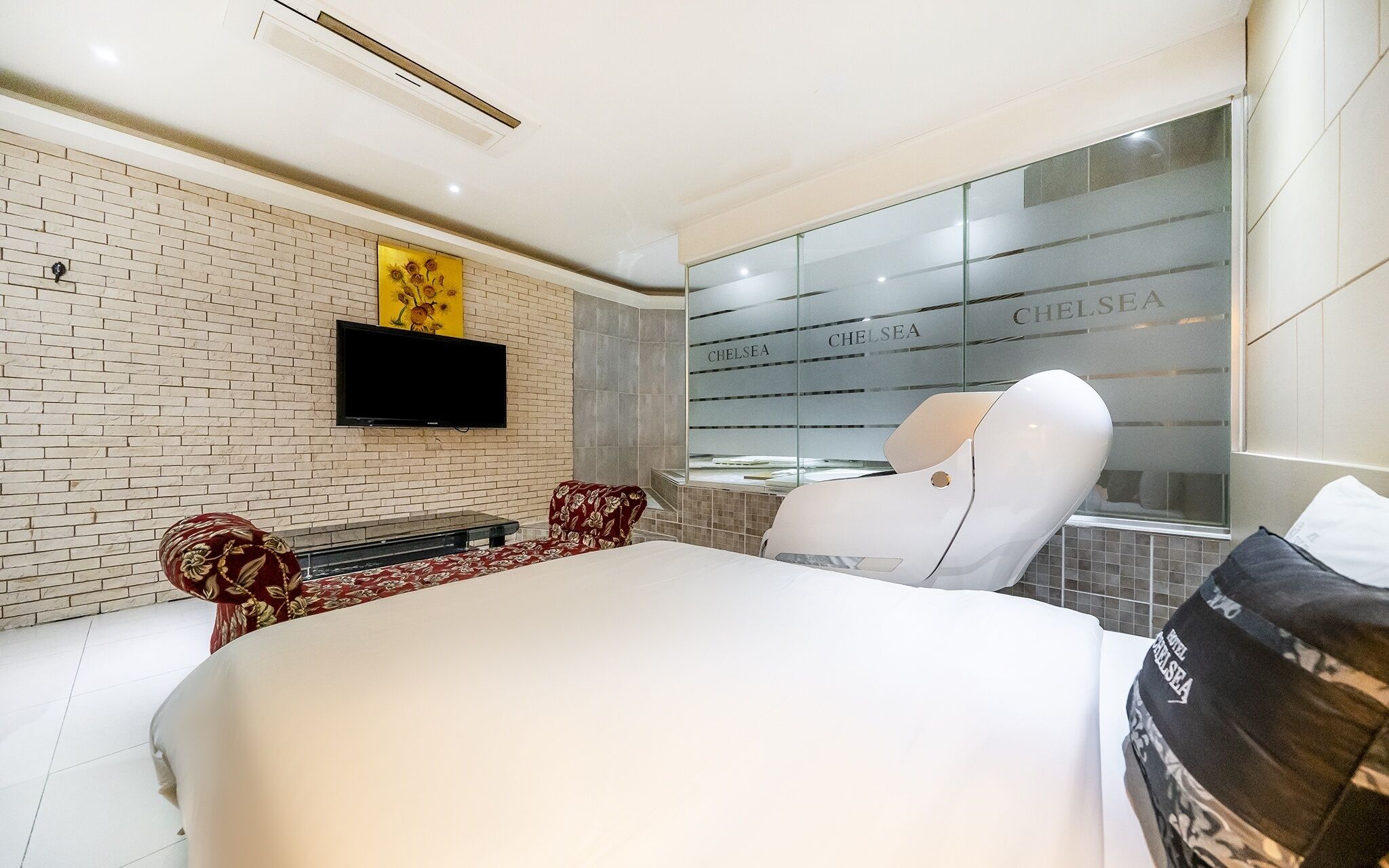 Chelsea The Premium Hotel