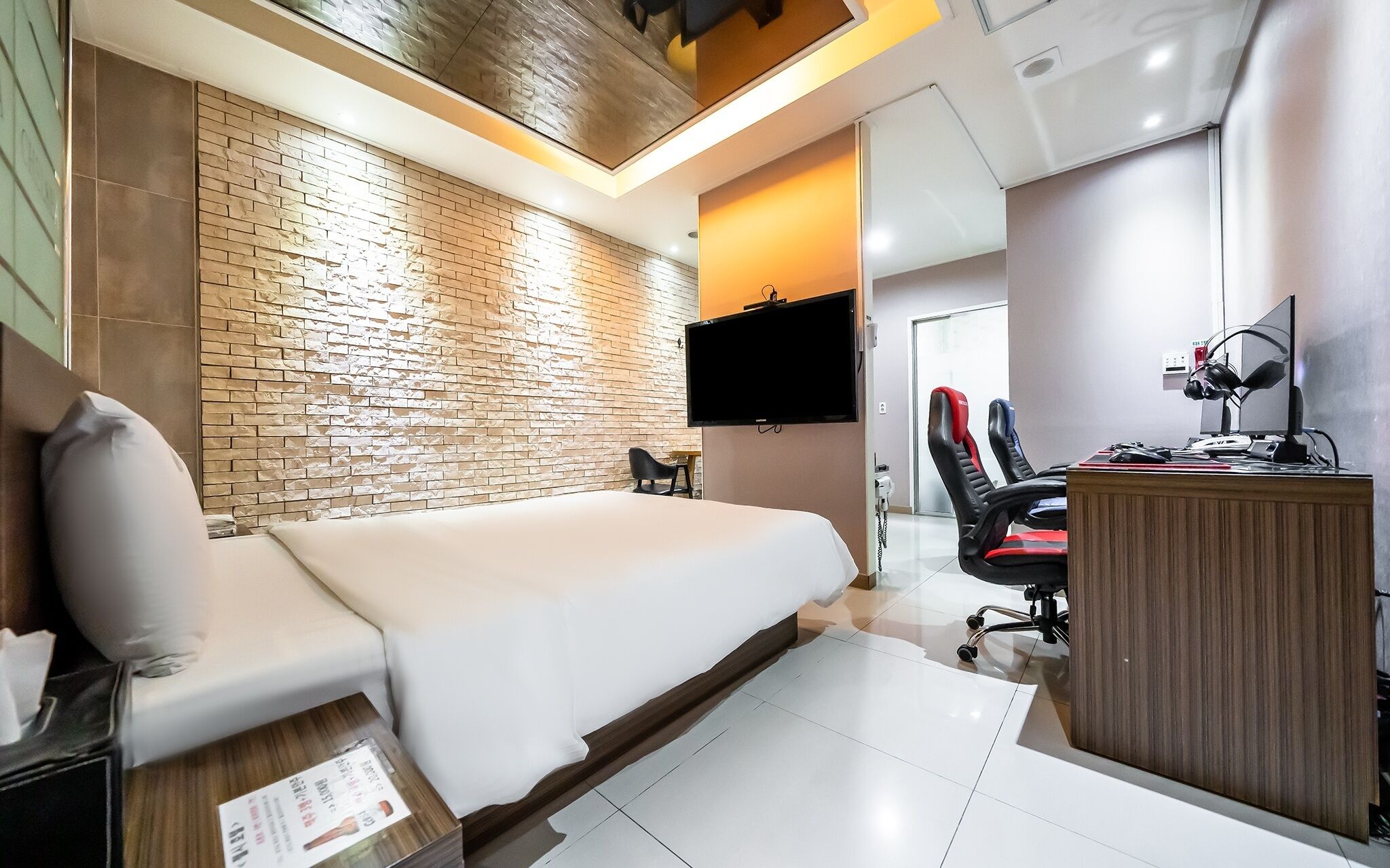 Chelsea The Premium Hotel