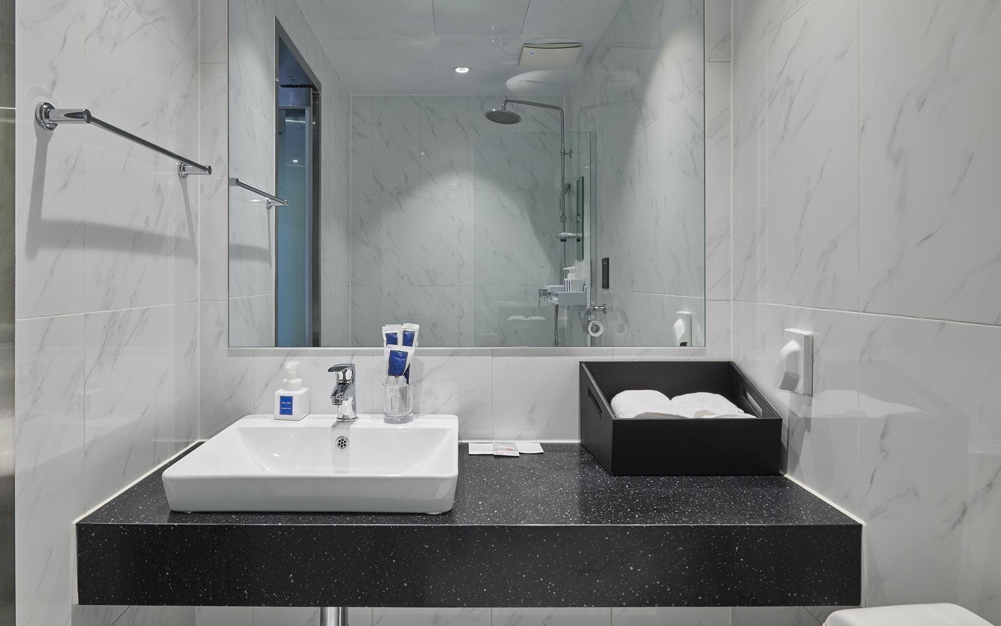 Dongtan Station Obut Hotel