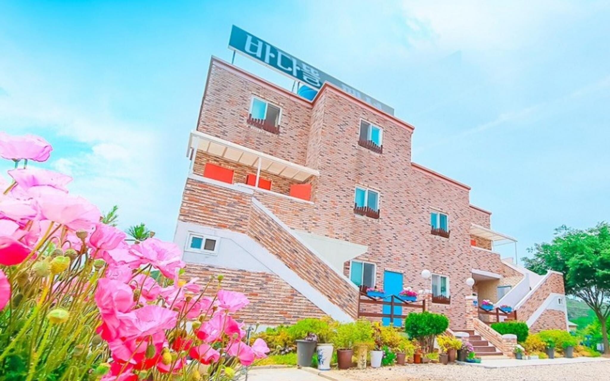 Hwaseong Badateuriyagi Pension