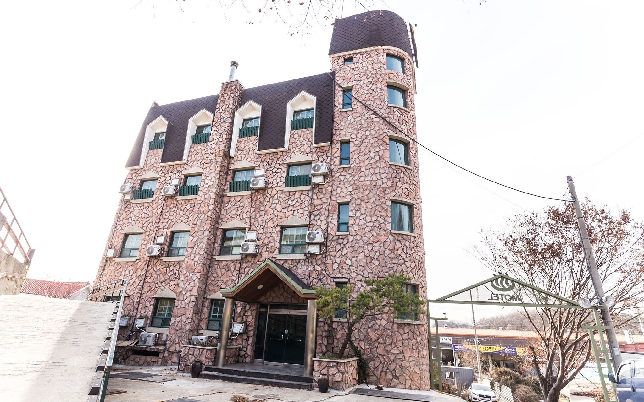 Hwaseong Leon