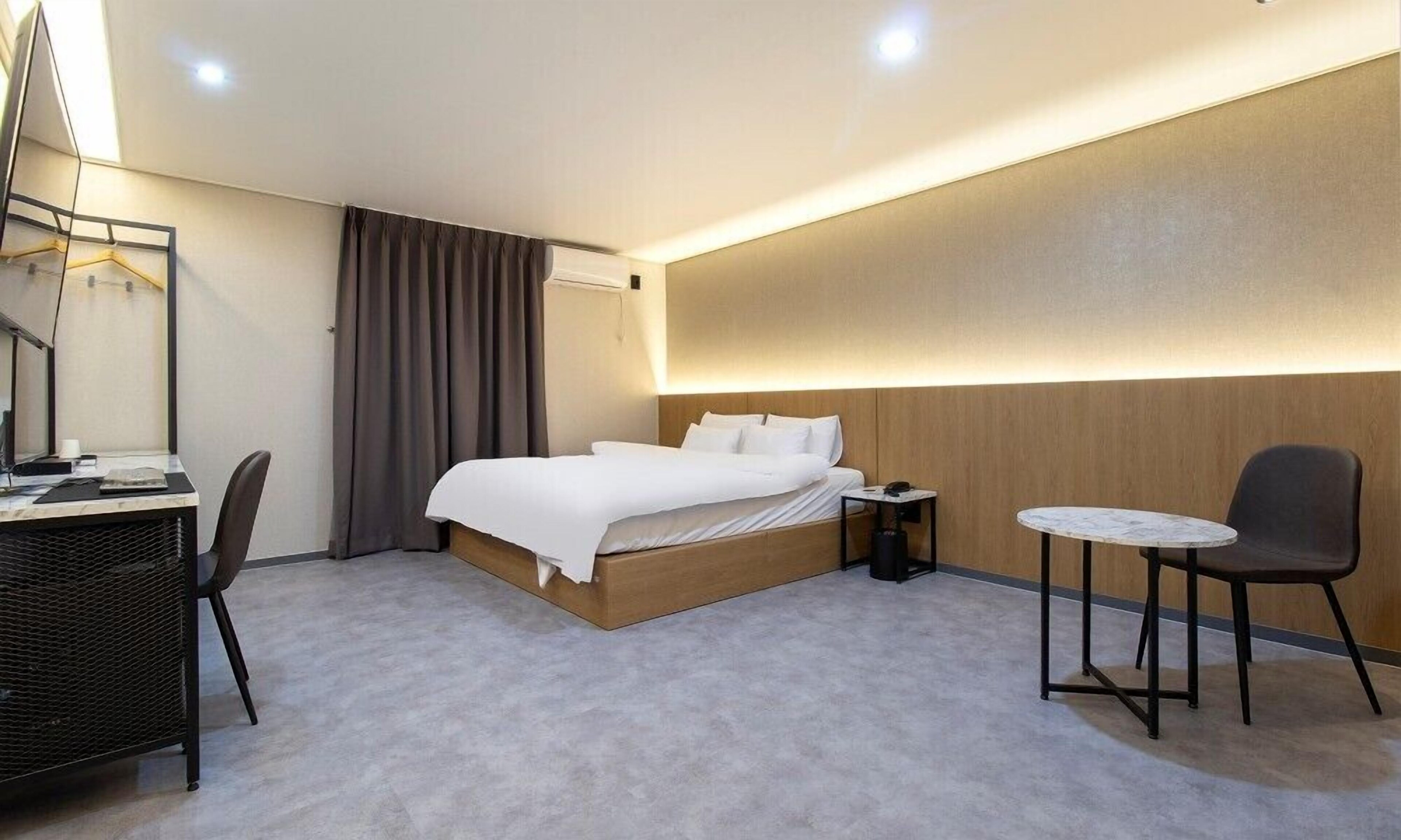 Hwaseong Stay13 Hotel