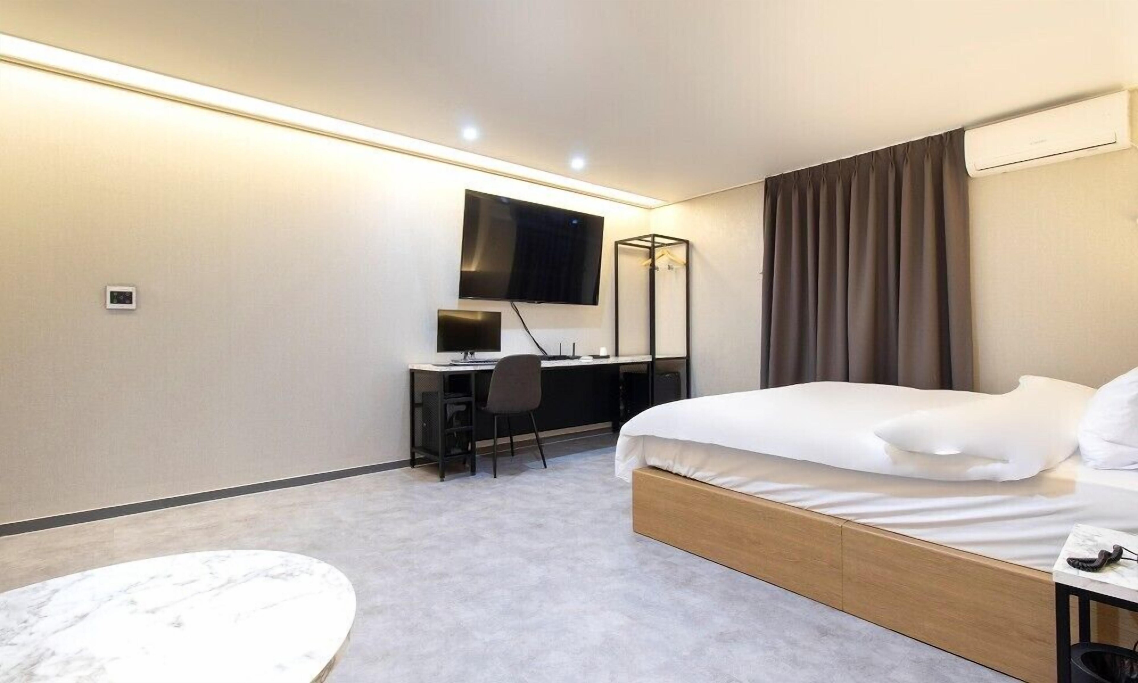 Hwaseong Stay13 Hotel